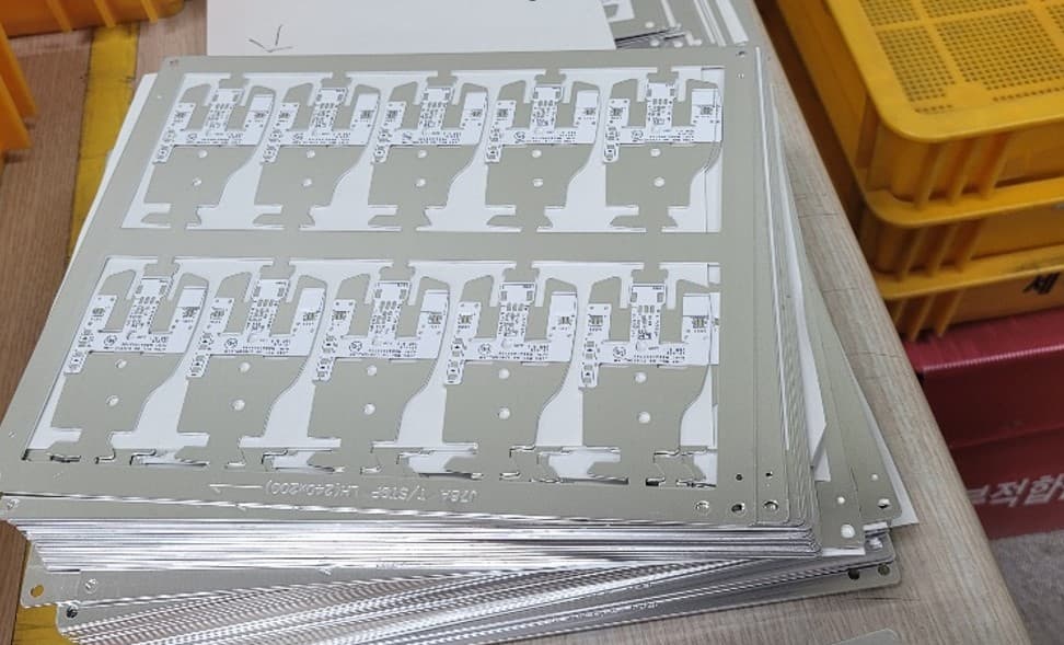 다중 기판 접착 공정